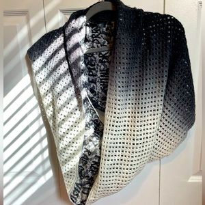 Bcbg generation good vibes knit ombre white gray infinity scarf/shawl